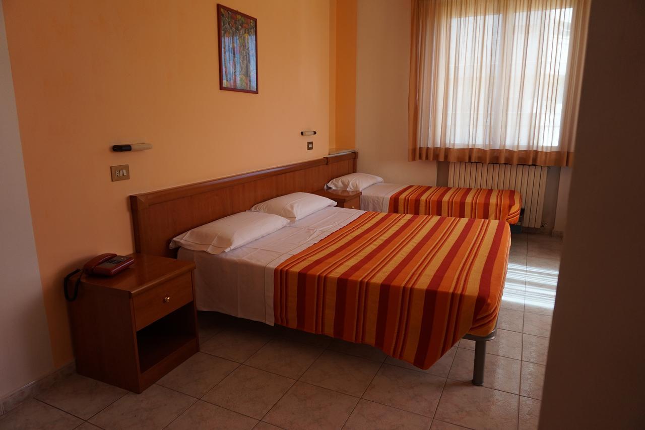 Hotel San Marco Пезаро Экстерьер фото