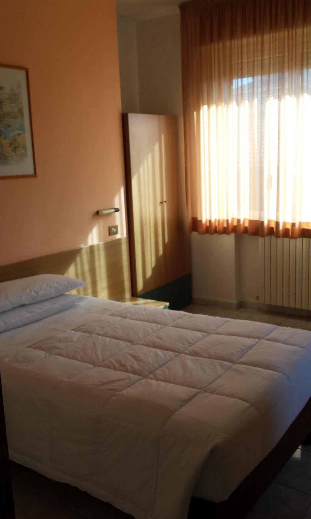 Hotel San Marco Пезаро Экстерьер фото